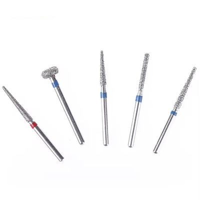 Zähnepolieren mit Diamant Burs